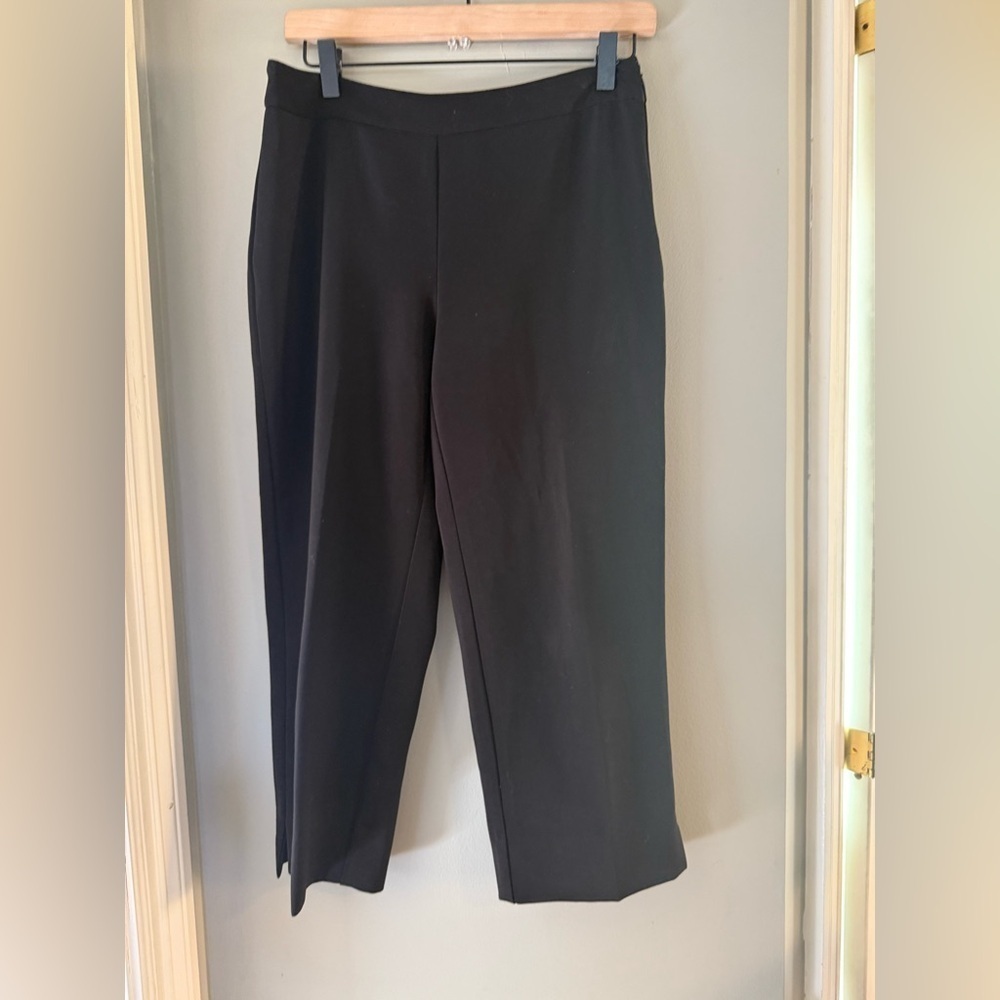 White House Black Market Black Ankle Cropped Pants